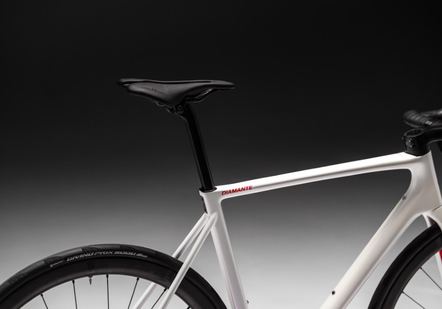 CARBON FRAME - BASSO COLLECTION | JOB International GIOS・BASSO